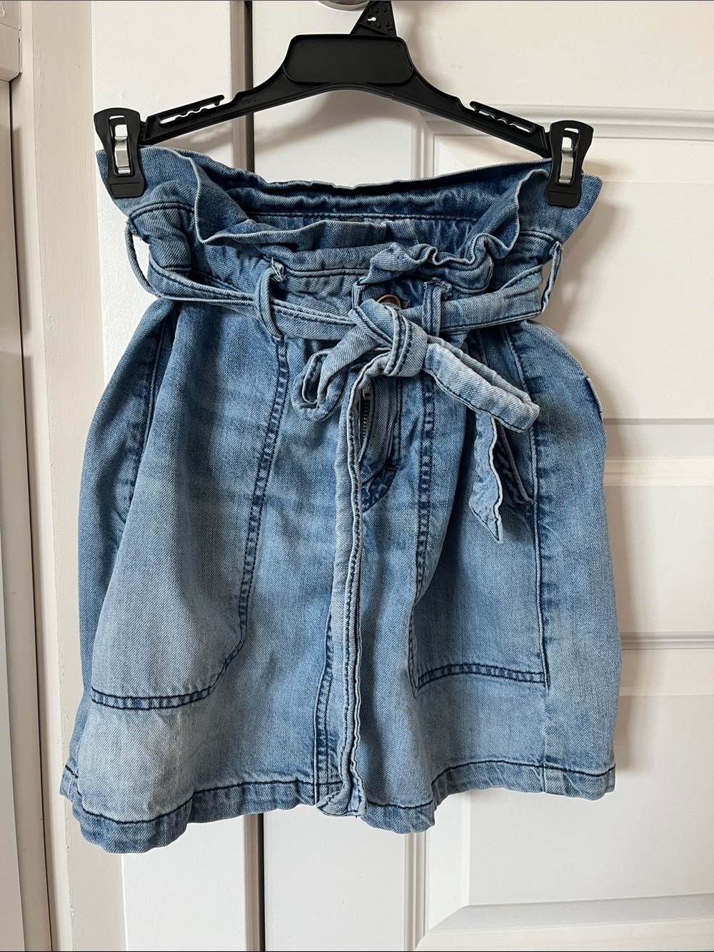 High-Waist Light Blue Denim Paperbag Skirt with Tie Belt